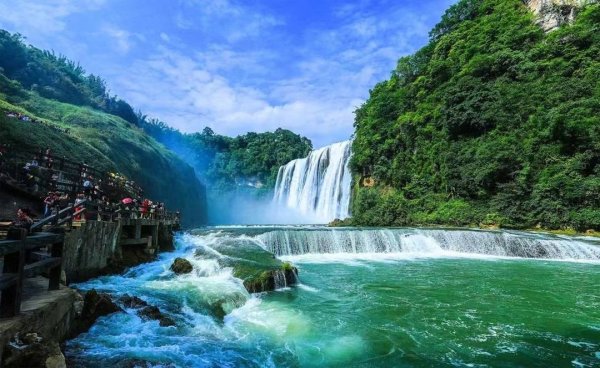 盈通策略 57元买160元黄果树瀑布景区门票？商家：P个教师证就能进